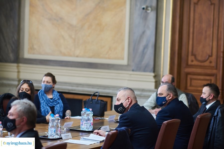 Állatvédelmi kerekasztal Nyíregyházán