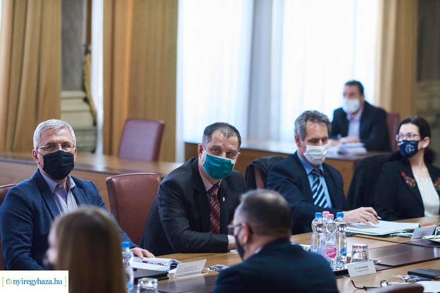 Állatvédelmi kerekasztal Nyíregyházán