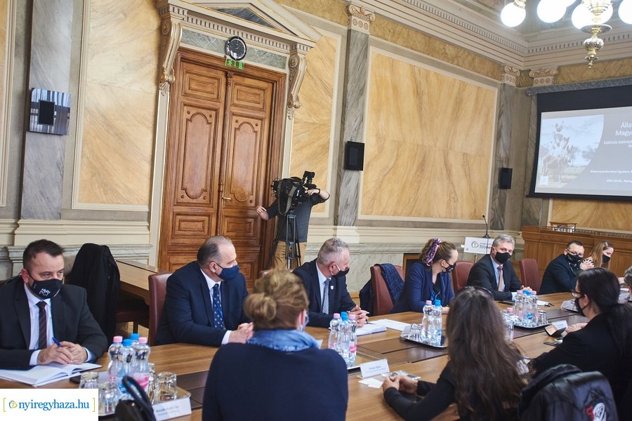 Állatvédelmi kerekasztal Nyíregyházán