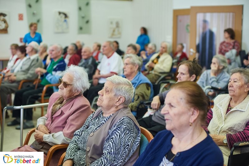 Anyák napi ünnepség a Rotary szervezésében