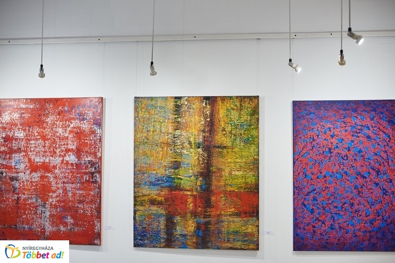 Arannyal és Fénnyel festménykiállítás