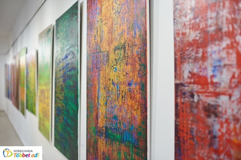 Arannyal és Fénnyel festménykiállítás