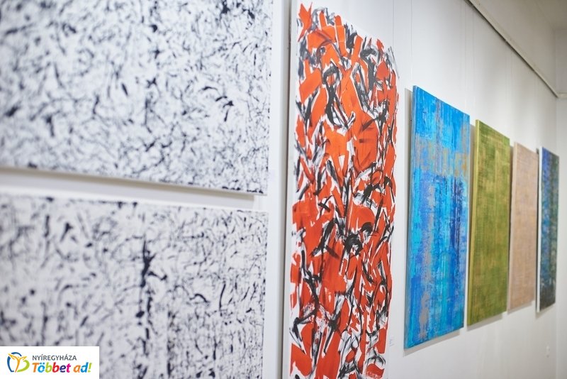 Arannyal és Fénnyel festménykiállítás