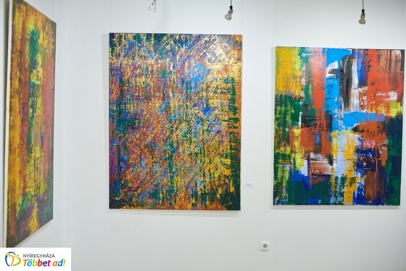 Arannyal és Fénnyel festménykiállítás