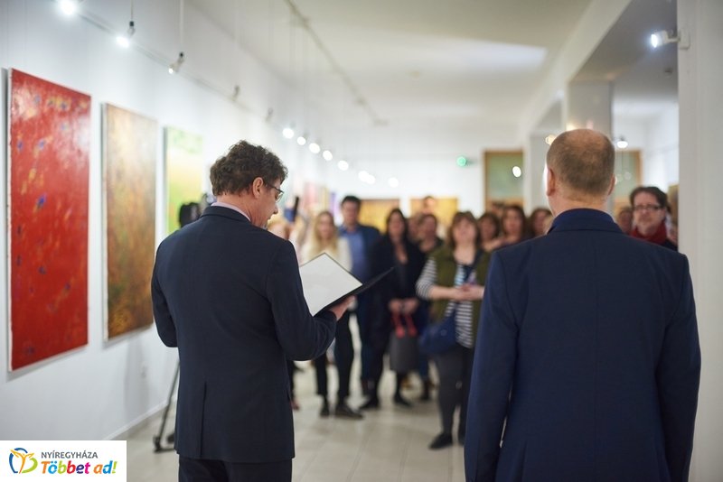 Arannyal és Fénnyel festménykiállítás