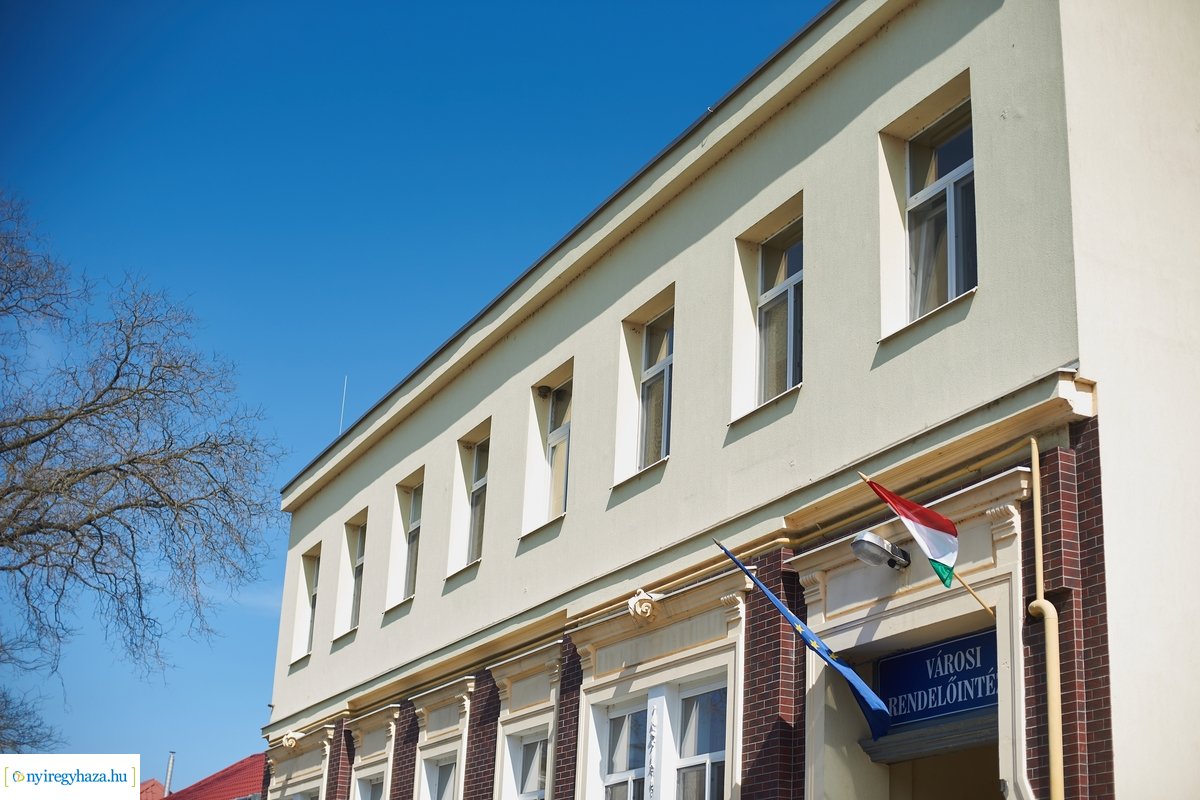 Arcvédő pajzsok átadása