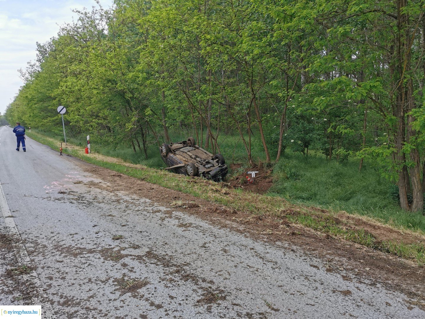 Árokba baorult egy autó