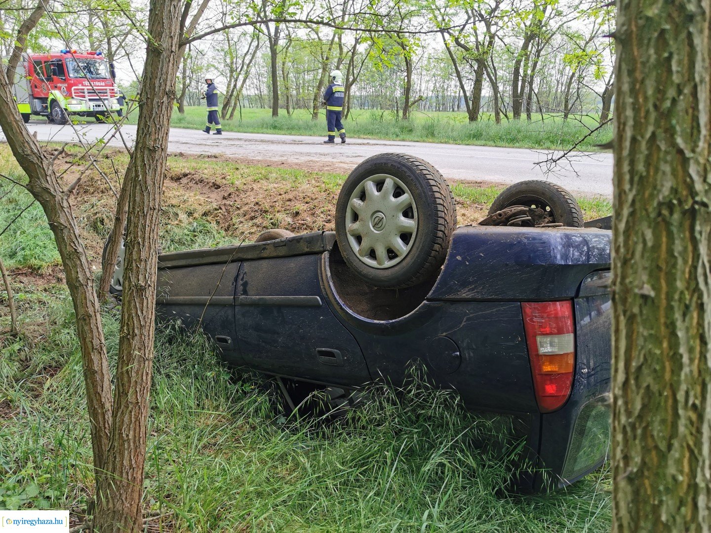 Árokba baorult egy autó