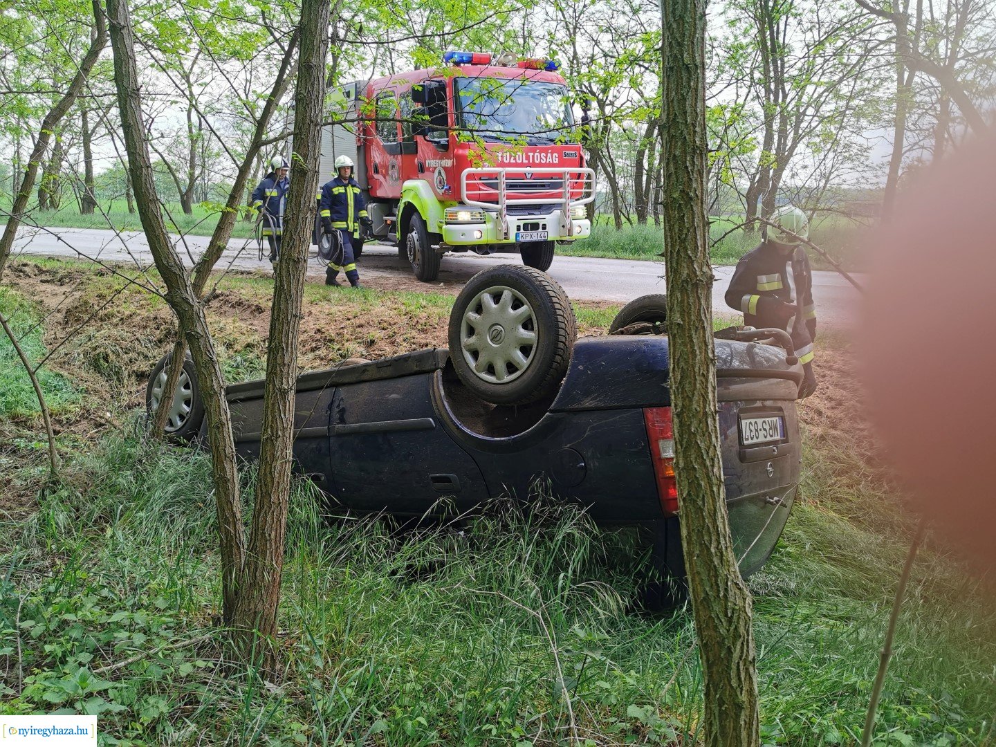 Árokba baorult egy autó