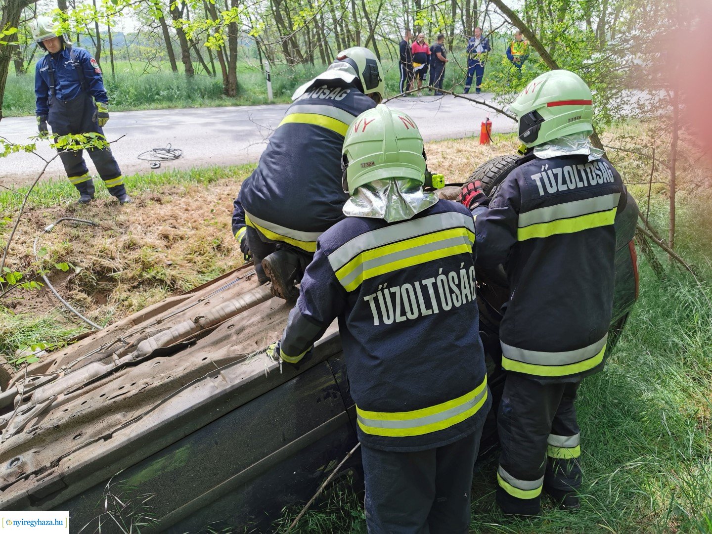 Árokba baorult egy autó