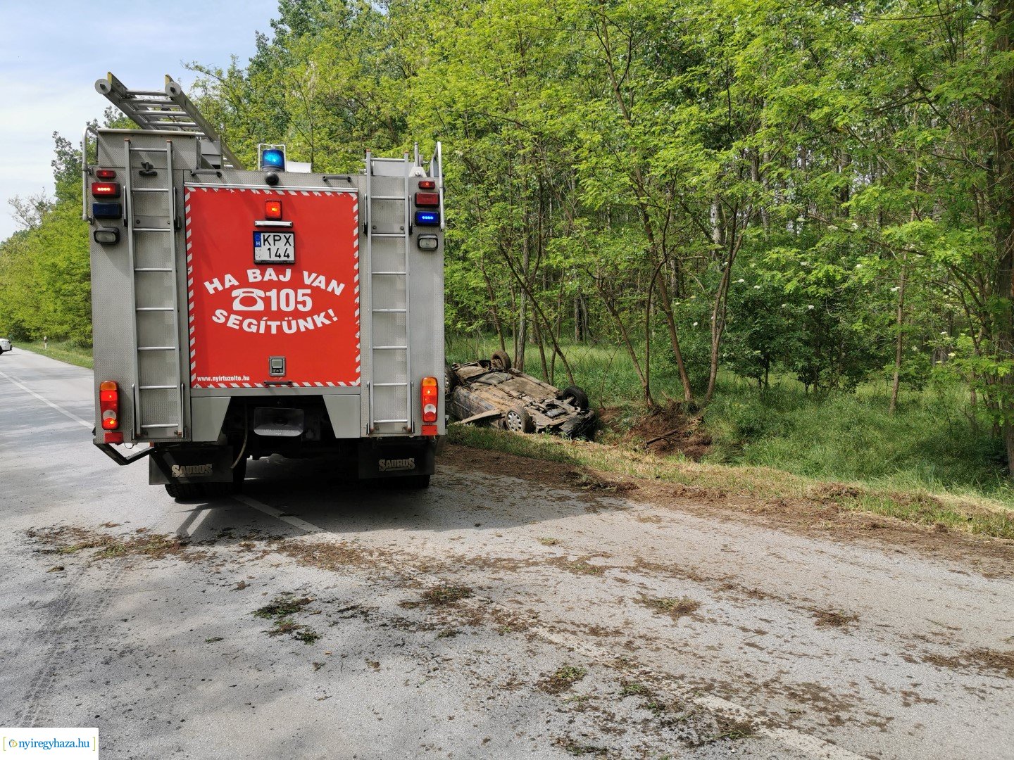 Árokba baorult egy autó