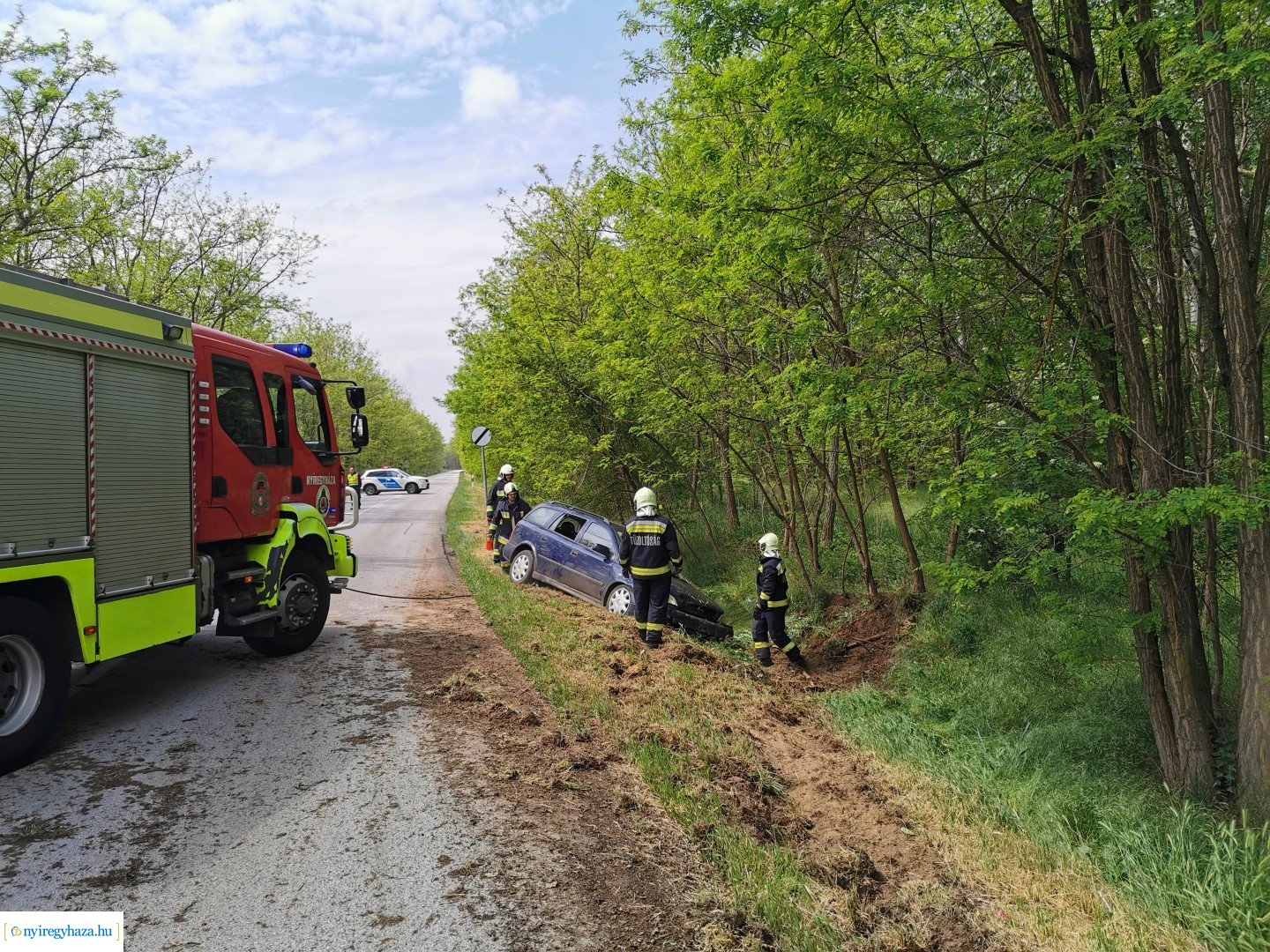 Árokba baorult egy autó
