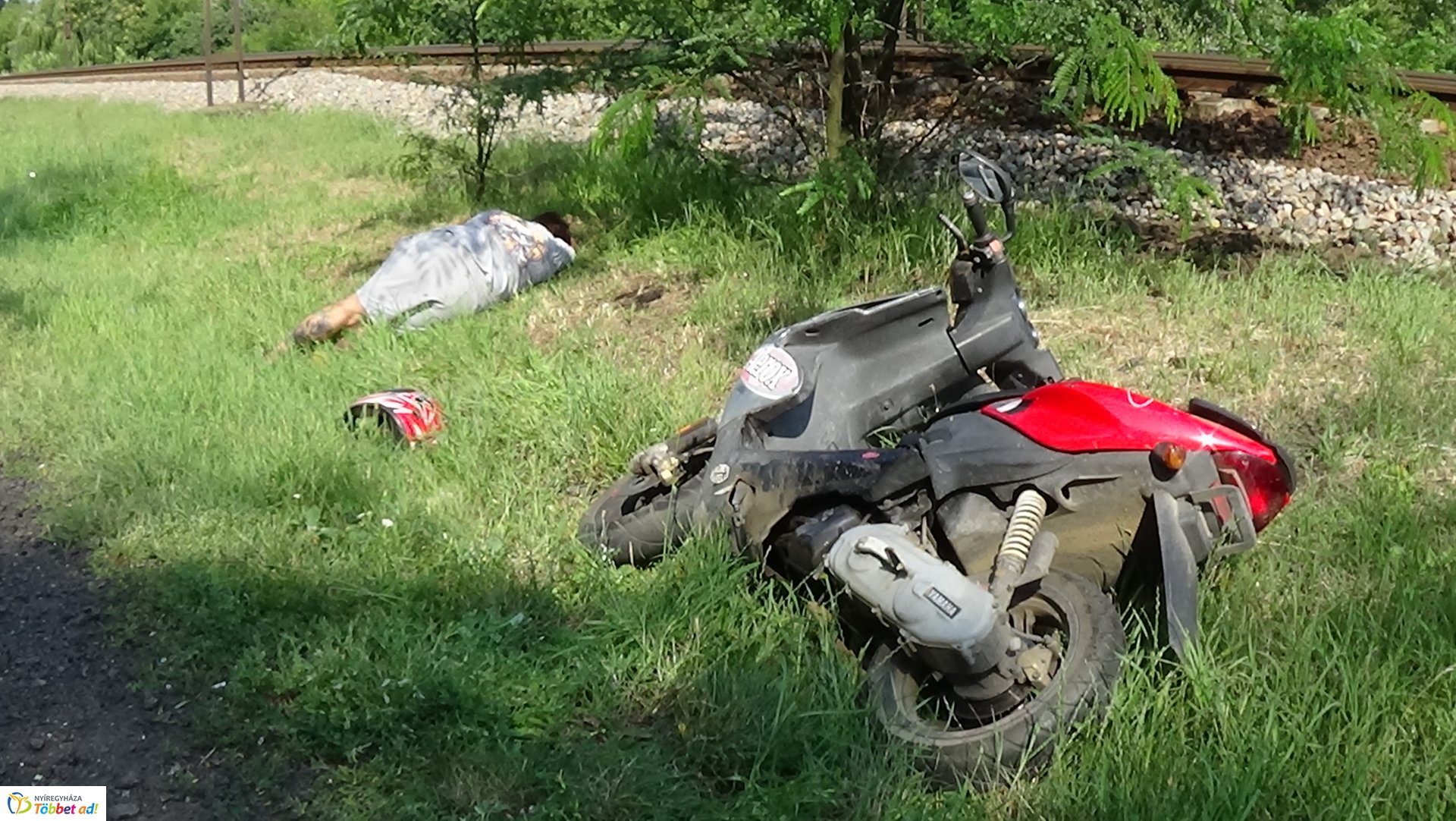 Árokba csapódott egy robogós a Kemecsei úton