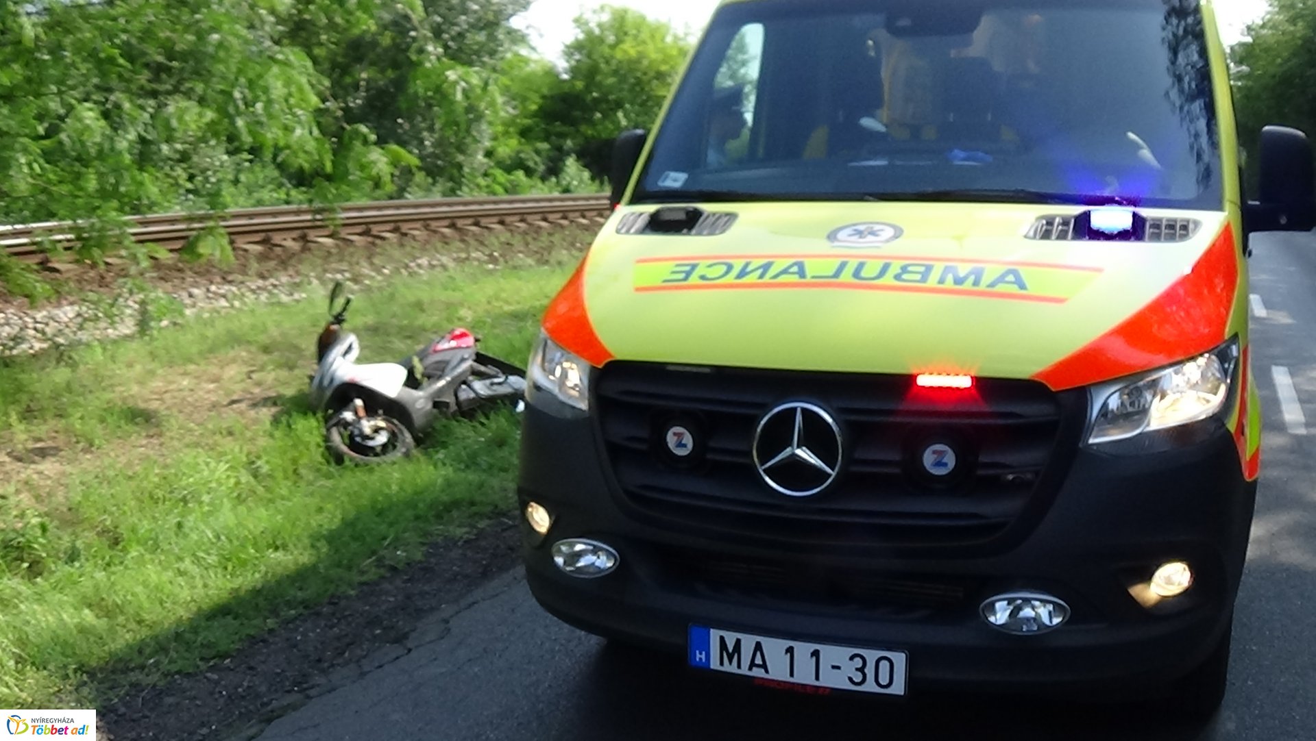 Árokba csapódott egy robogós a Kemecsei úton