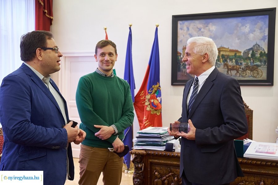 Art is business díjátadó