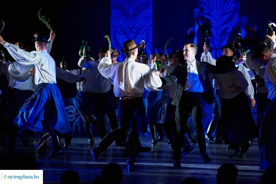 Ásó, kapa, nagyharang - Folk Fél Hét