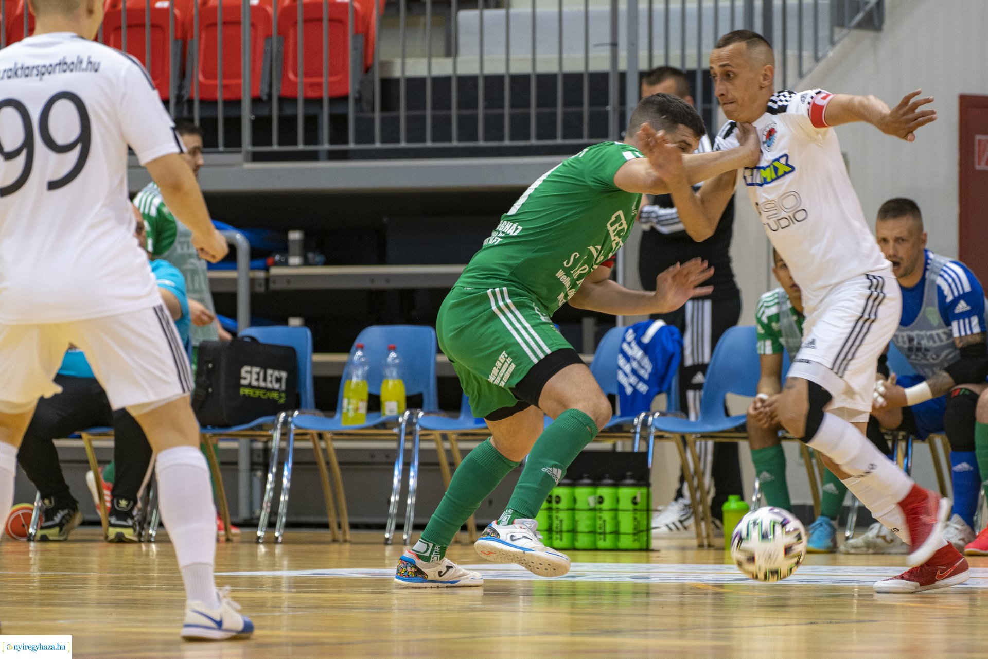 A’Stúdió Futsal Nyíregyháza–Nyírbátori SC futsal mérkőzés a Continental Arénában