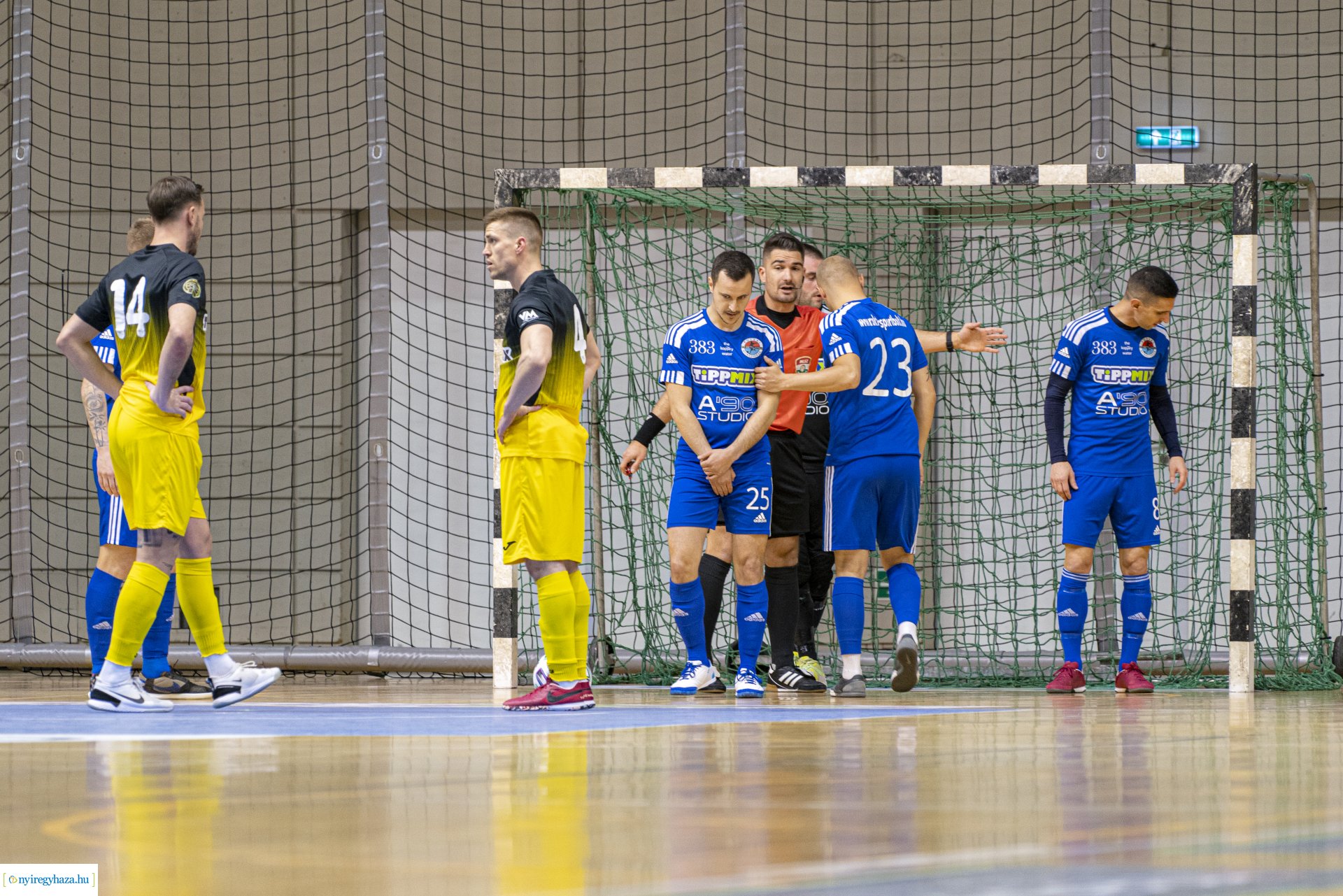 A’Studió Futsal Nyíregyháza–Rubeola FC futsal mérkőzés a Continental Arénéban