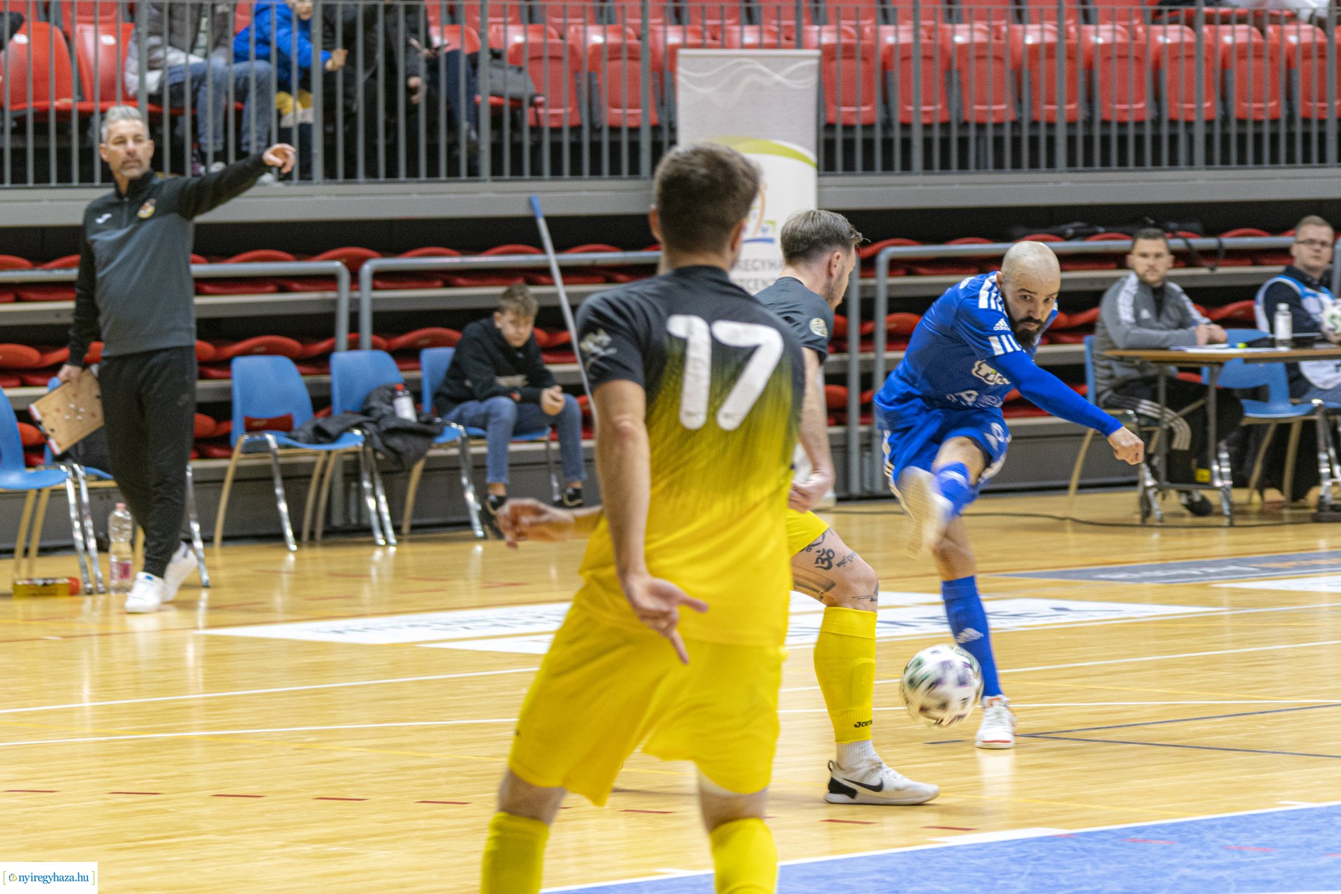 A’Studió Futsal Nyíregyháza–Rubeola FC futsal mérkőzés a Continental Arénéban