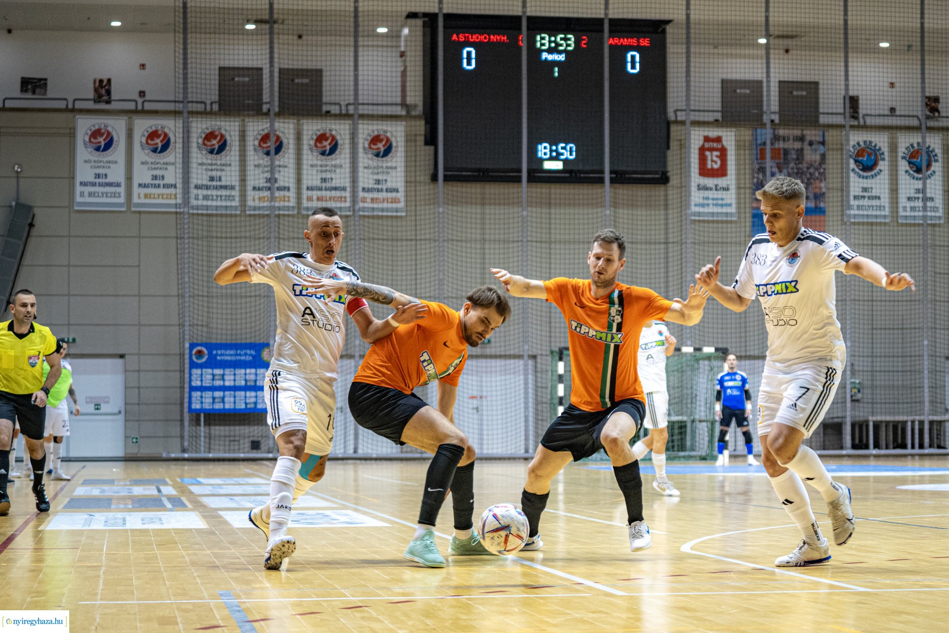A'Stúdió Nyíregyháza vs Aramis SE futsal mérkőzés a Continental Arénában