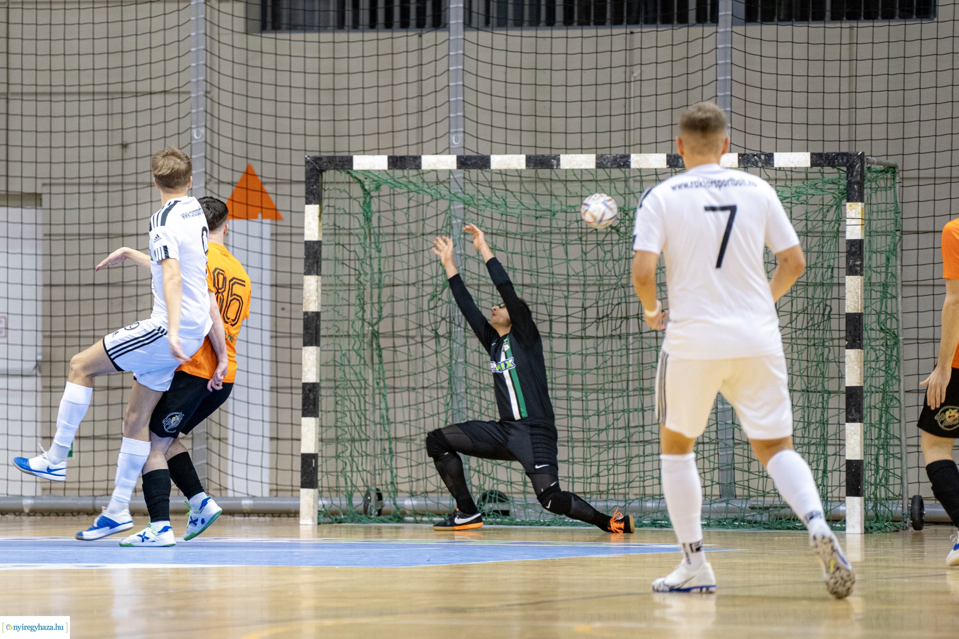 A'Stúdió Nyíregyháza vs Aramis SE futsal mérkőzés a Continental Arénában