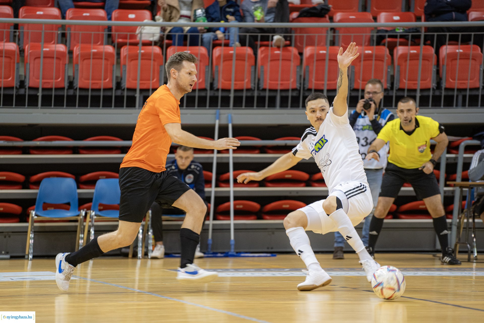 A'Stúdió Nyíregyháza vs Aramis SE futsal mérkőzés a Continental Arénában