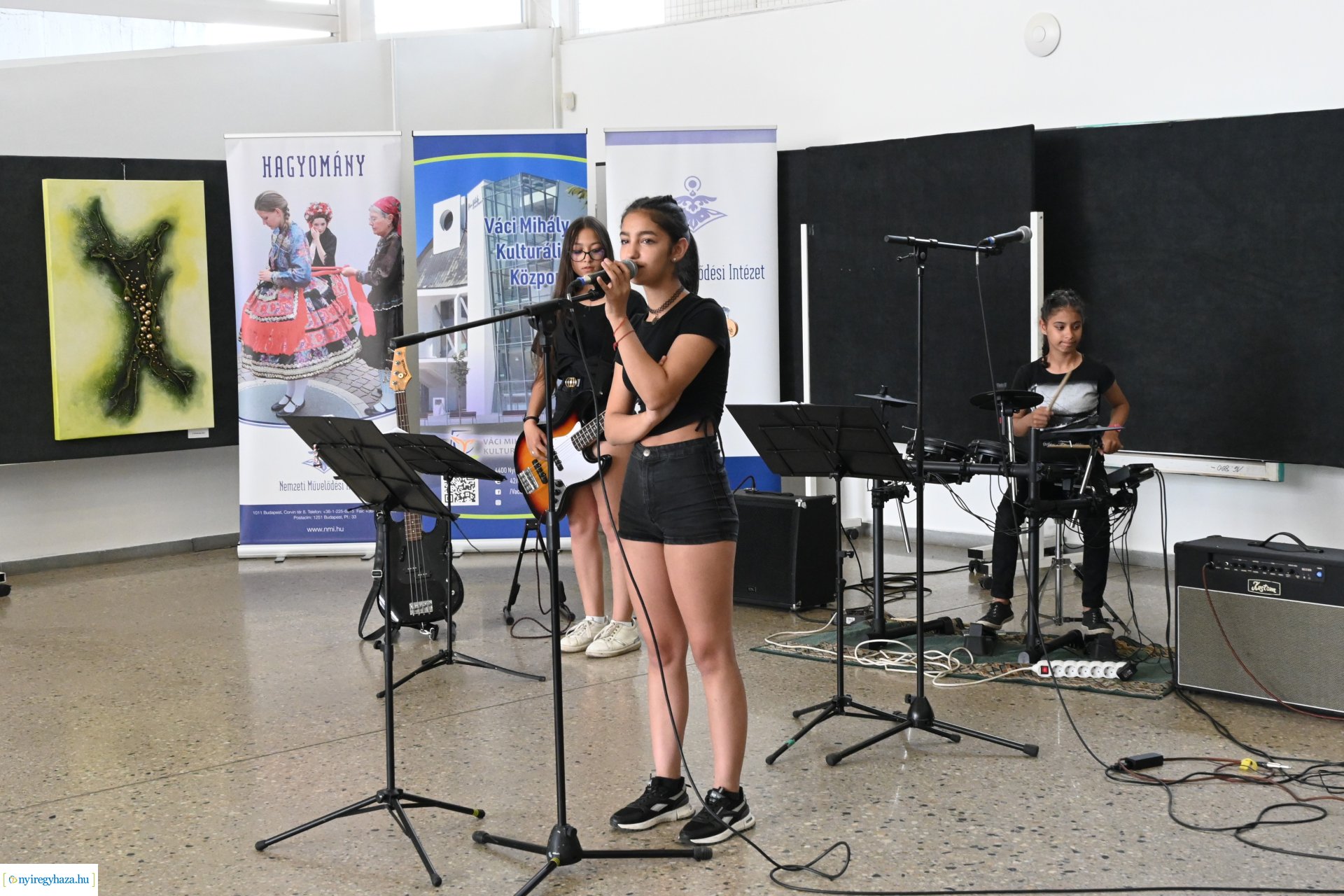 ASzakkör csoportjainak kiállításmegnyitó ünnepsége a VMKK-ban