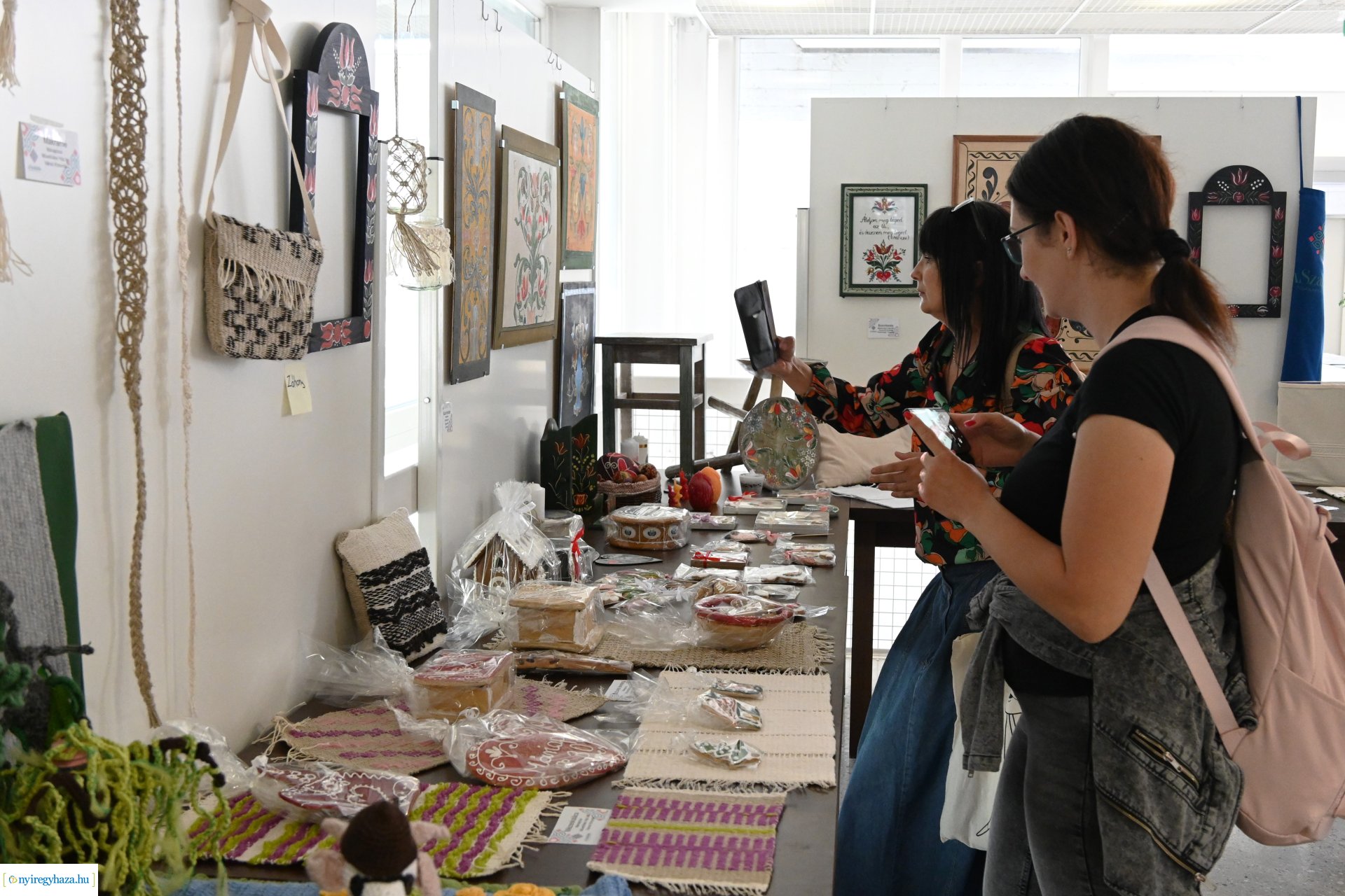 ASzakkör csoportjainak kiállításmegnyitó ünnepsége a VMKK-ban