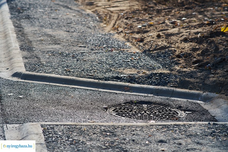 Aszfalt út lett a Szamos