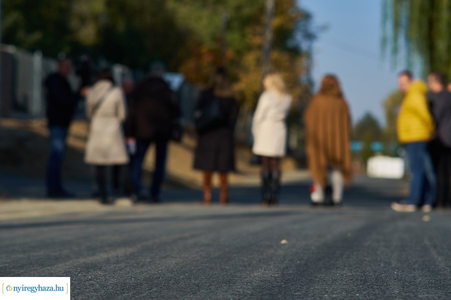 Aszfalt út lett a Szamos