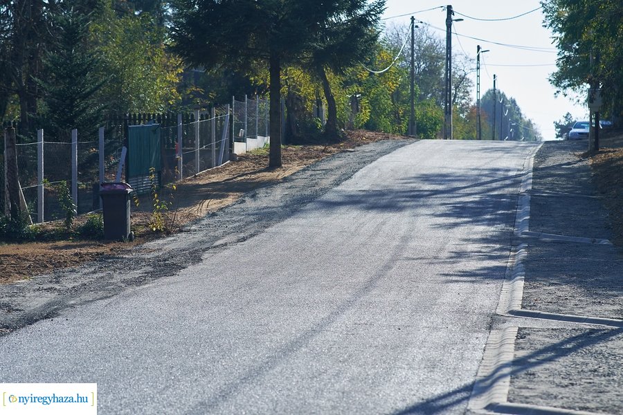 Aszfalt út lett a Szamos