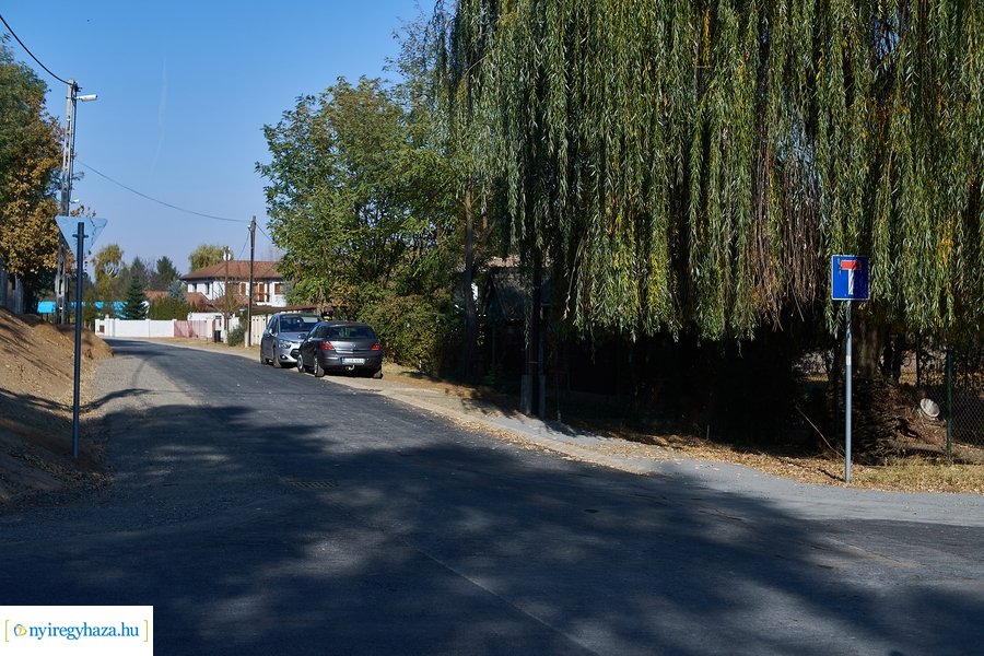 Aszfalt út lett a Szamos