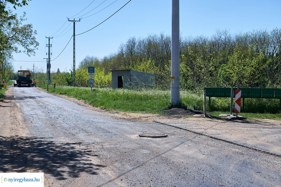 Aszfaltozás a Rókabokori úton