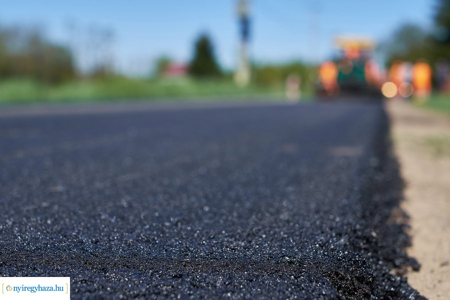 Aszfaltozás a Rókabokori úton