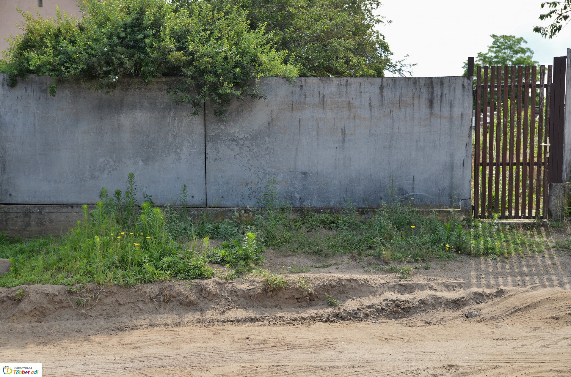 Aszfaltozás előtt az Aranykalász soron