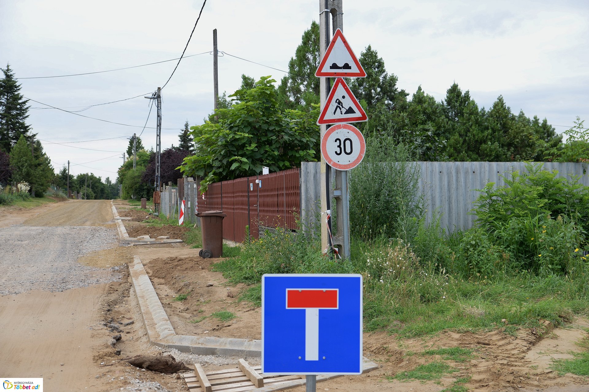 Aszfaltozás előtt az Aranykalász soron
