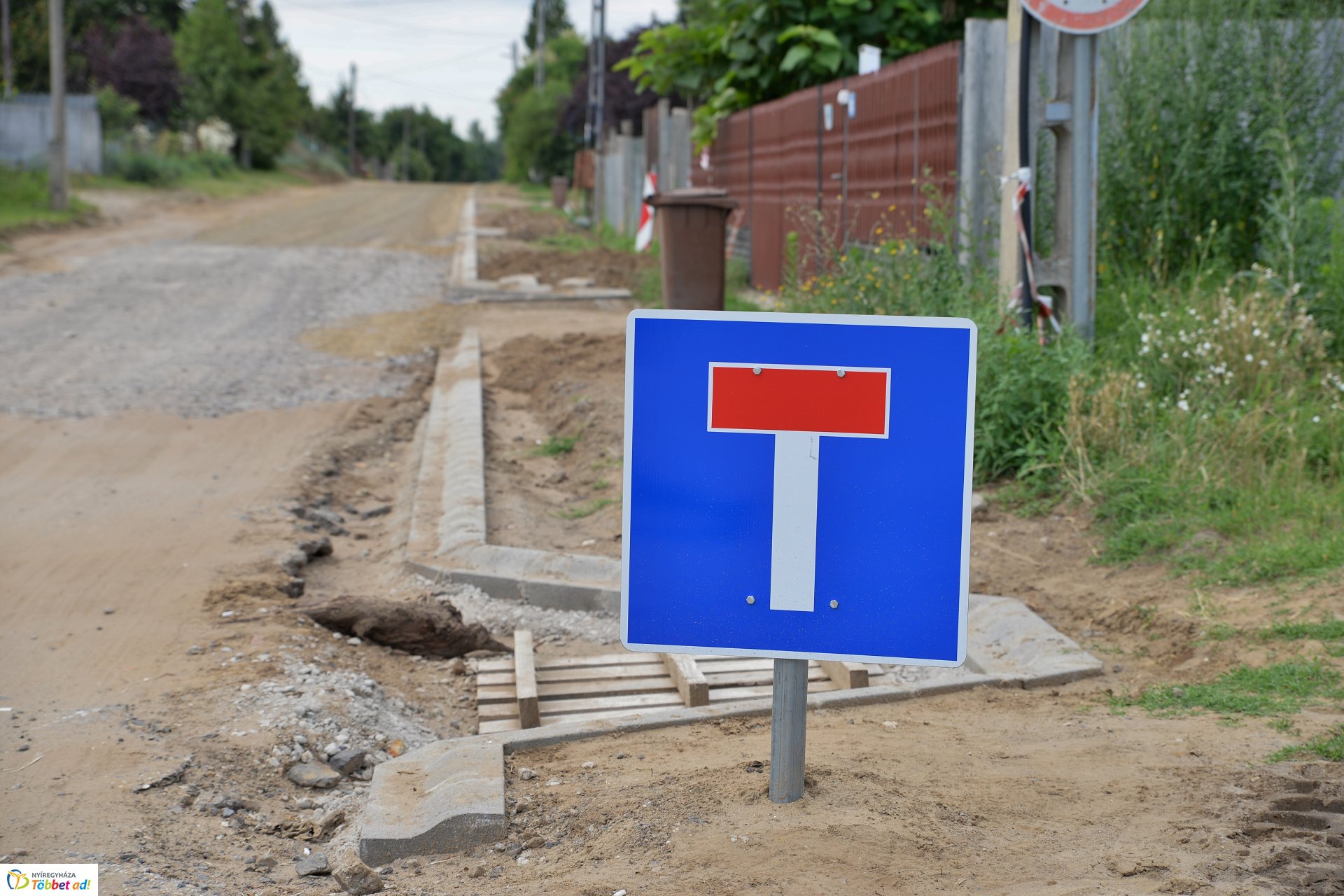 Aszfaltozás előtt az Aranykalász soron