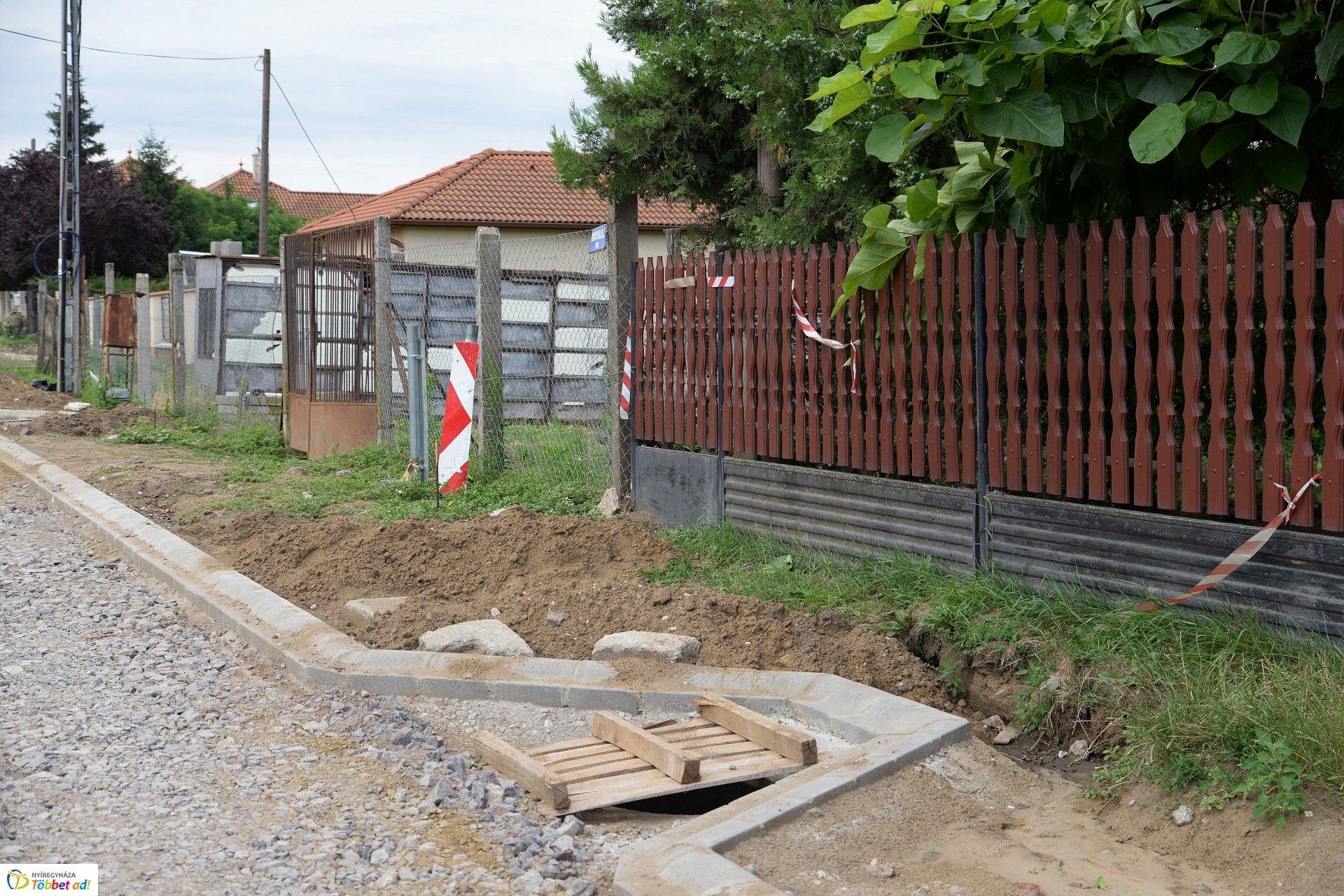 Aszfaltozás előtt az Aranykalász soron