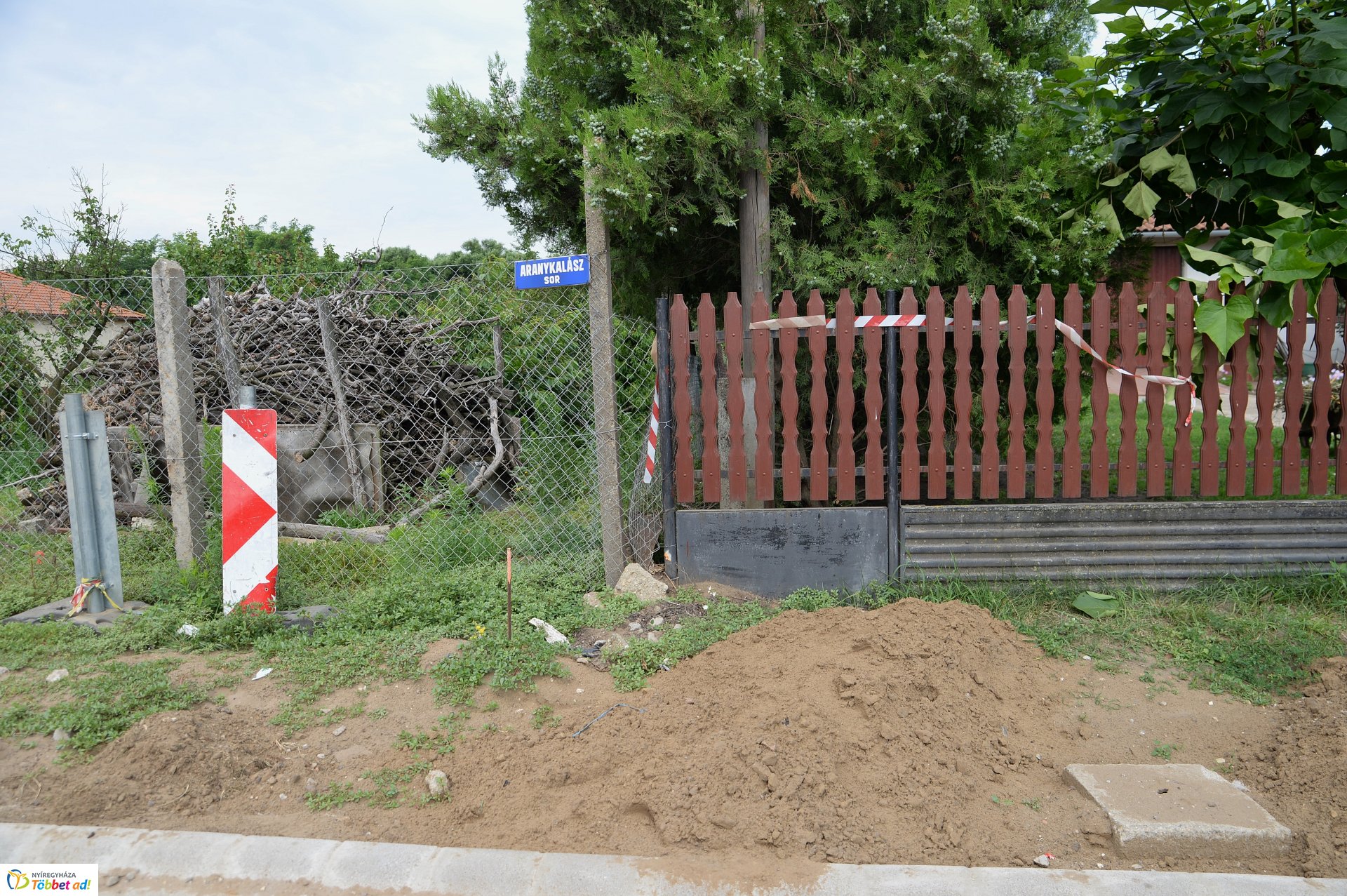 Aszfaltozás előtt az Aranykalász soron