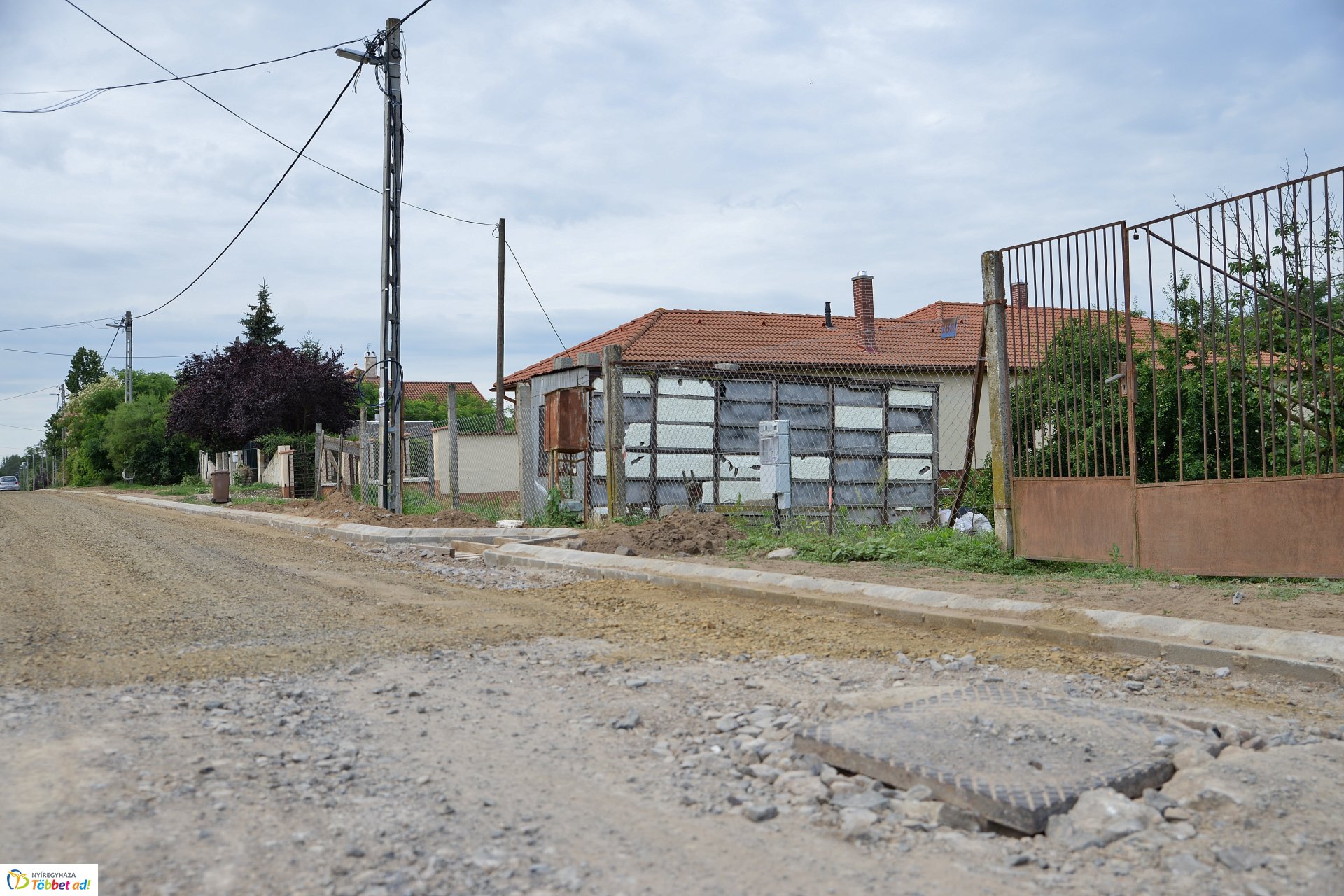 Aszfaltozás előtt az Aranykalász soron