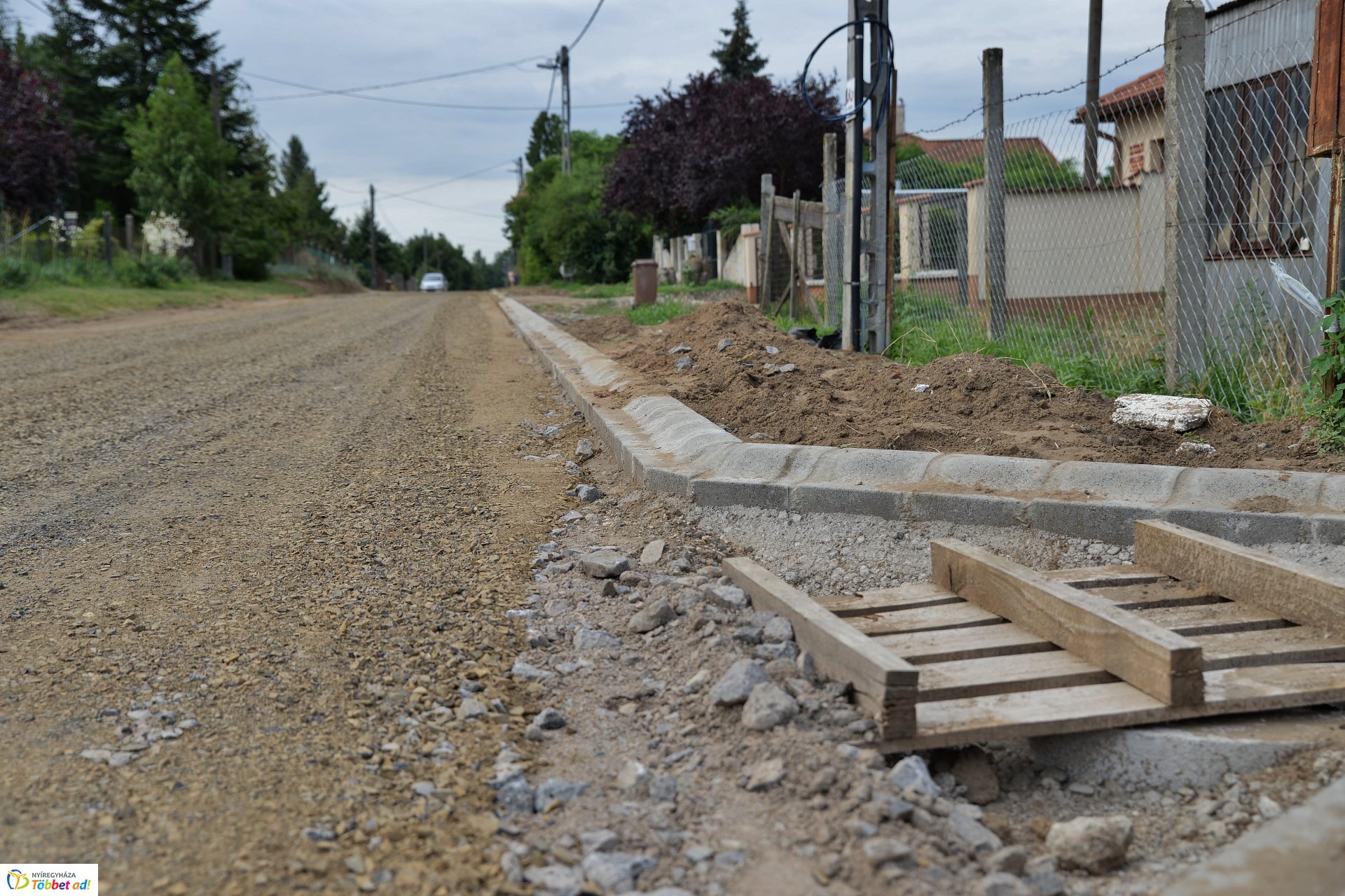 Aszfaltozás előtt az Aranykalász soron