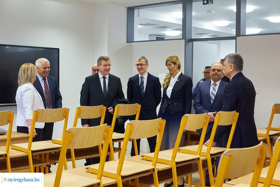 Átadták a református iskolát - 2022