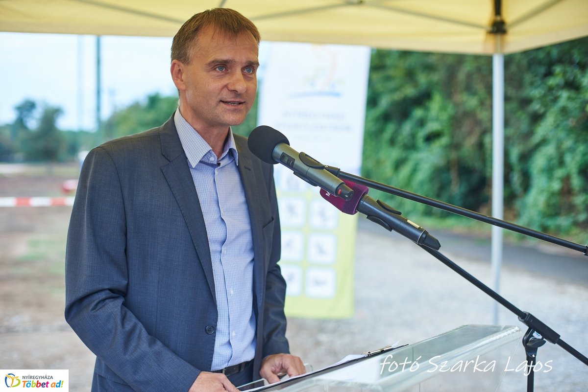 Atlétikai Centrum alapkőletétele