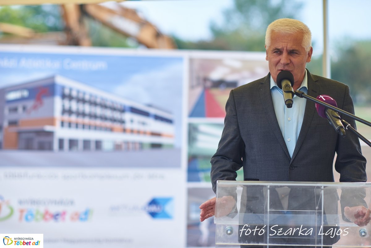 Atlétikai Centrum alapkőletétele