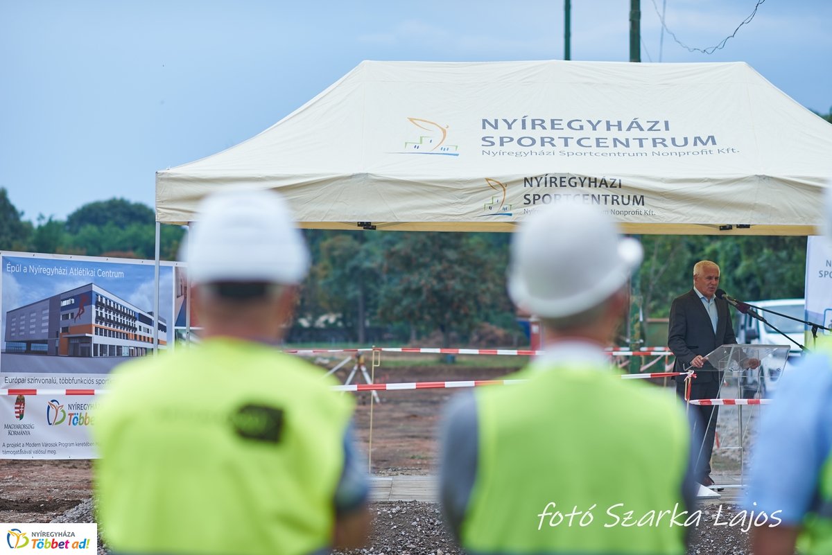 Atlétikai Centrum alapkőletétele