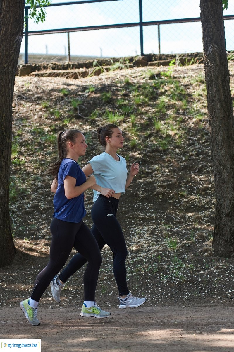 Atlétikai edzés a stadionban 20200518