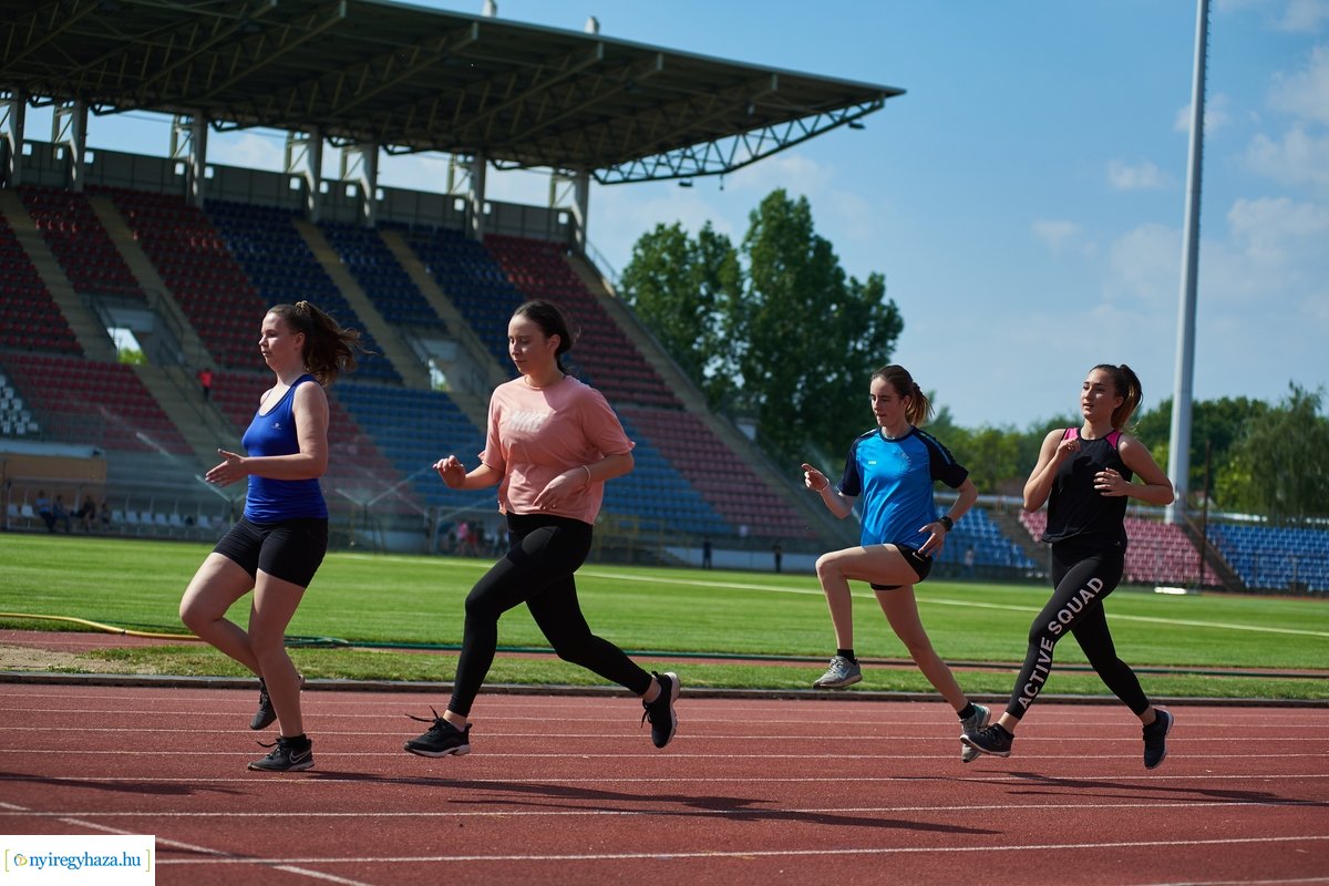 Atlétikai edzés a stadionban 20200518