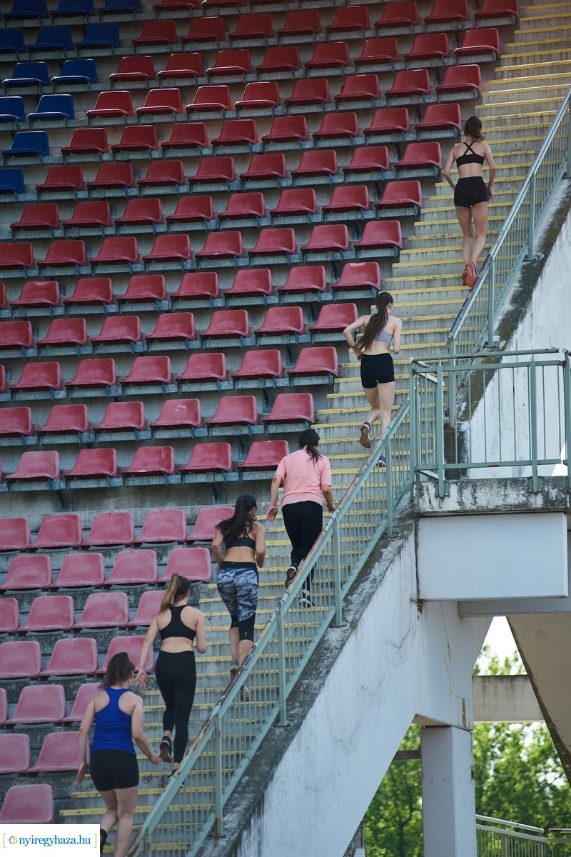 Atlétikai edzés a stadionban 20200518