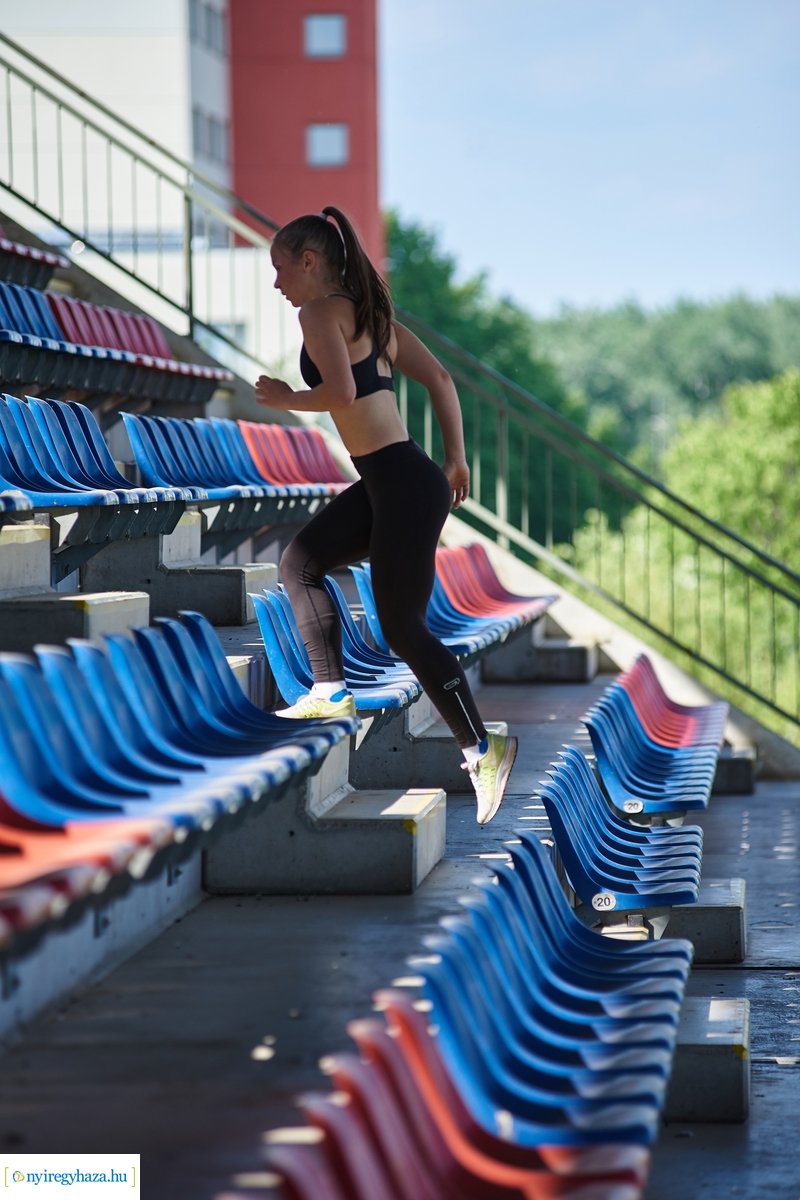 Atlétikai edzés a stadionban 20200518