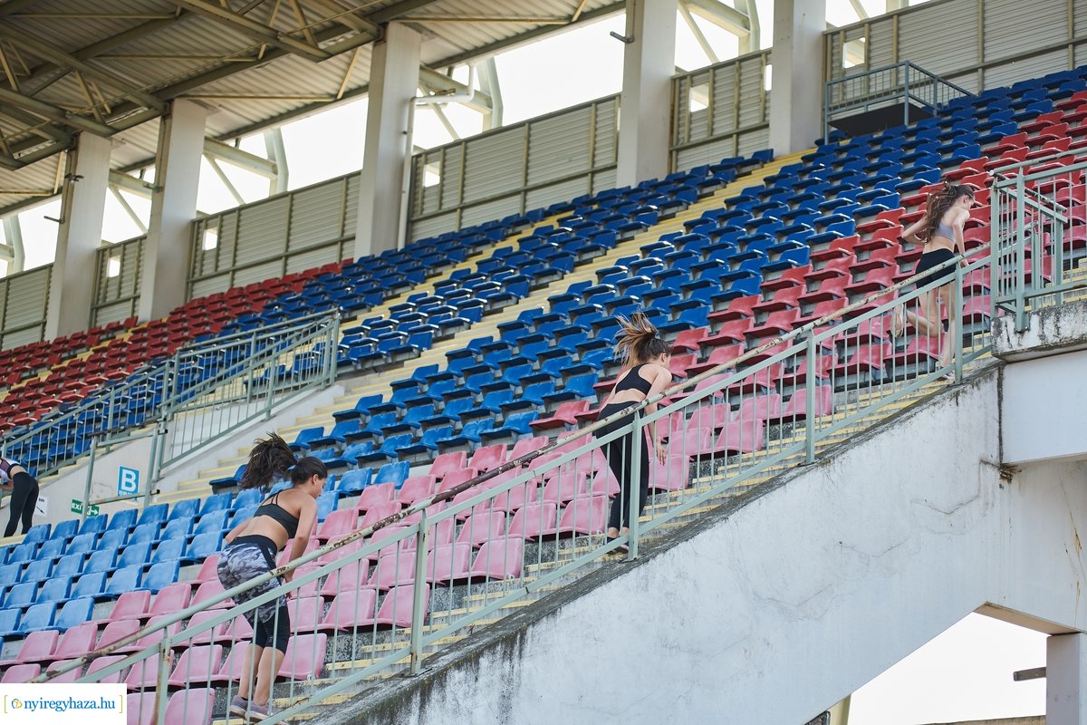 Atlétikai edzés a stadionban 20200518